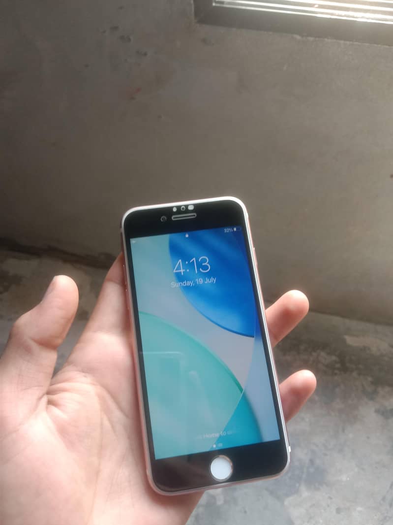 Apple iPhone 7 3