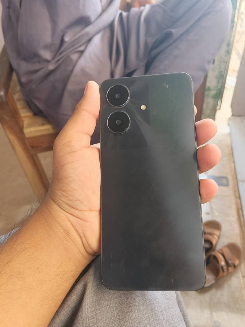 Realme Note 60 4