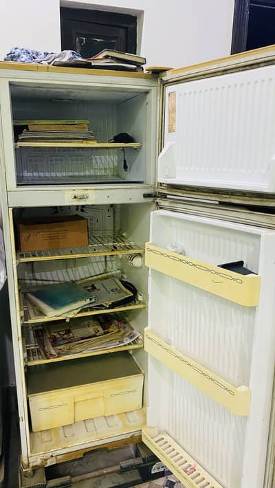 Frige for sale in just 20k