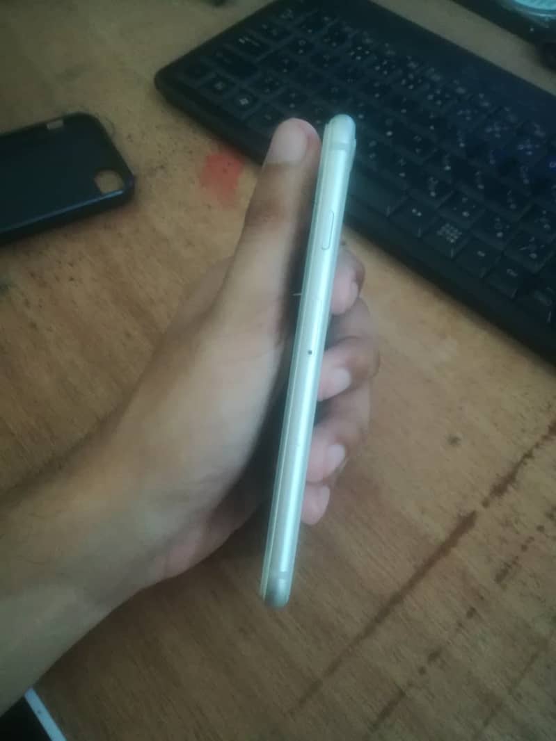 Apple iPhone 8 2