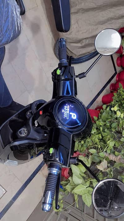 Crown electric Ezee - 3 Wheeler