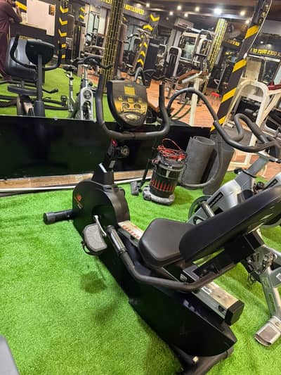 gyn machine / treadmill / exercise cycle / exercise machine / elliptic