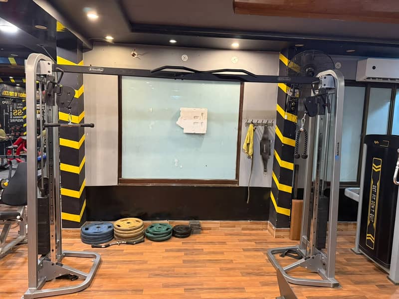 gym machine / treadmill / exercise cycle / exercise machine / elliptic 2