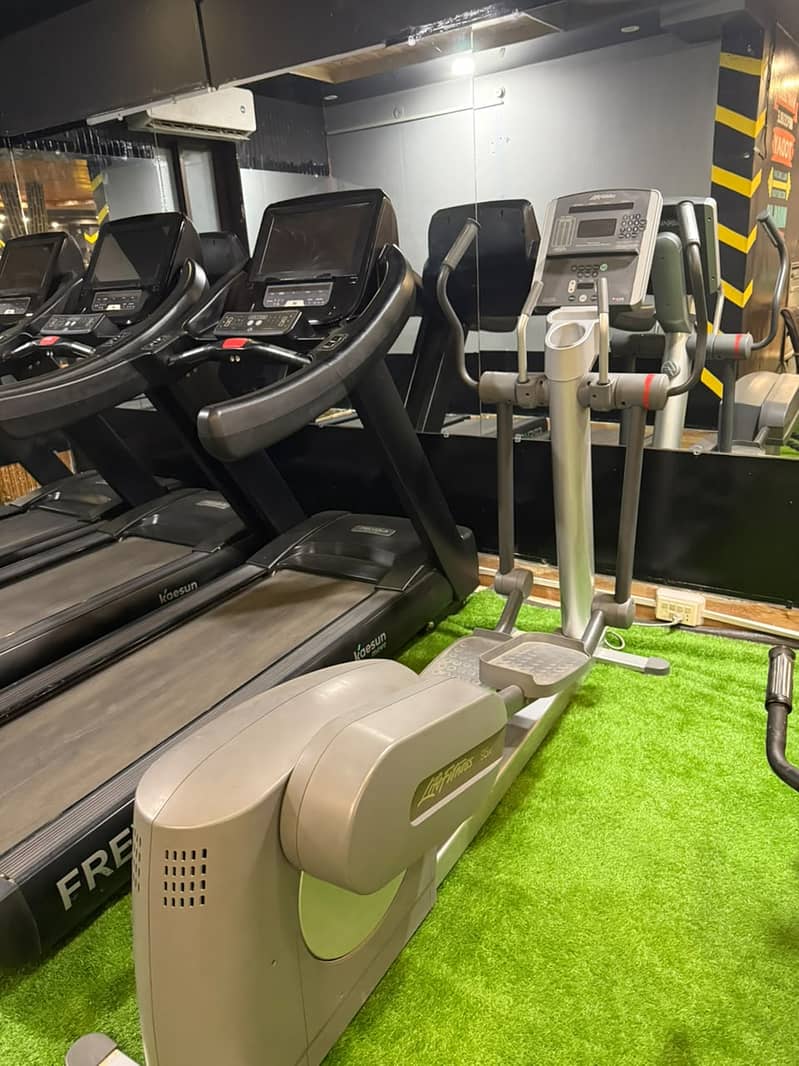 gym machine / treadmill / exercise cycle / exercise machine / elliptic 13