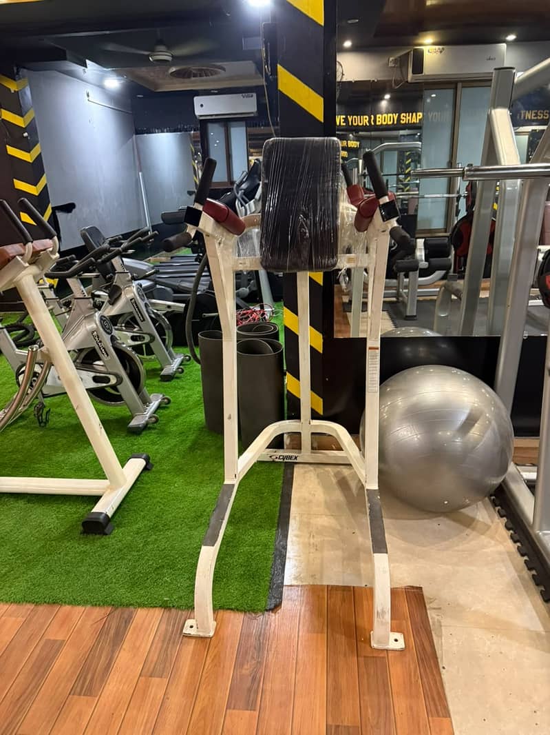 gym machine / treadmill / exercise cycle / exercise machine / elliptic 14
