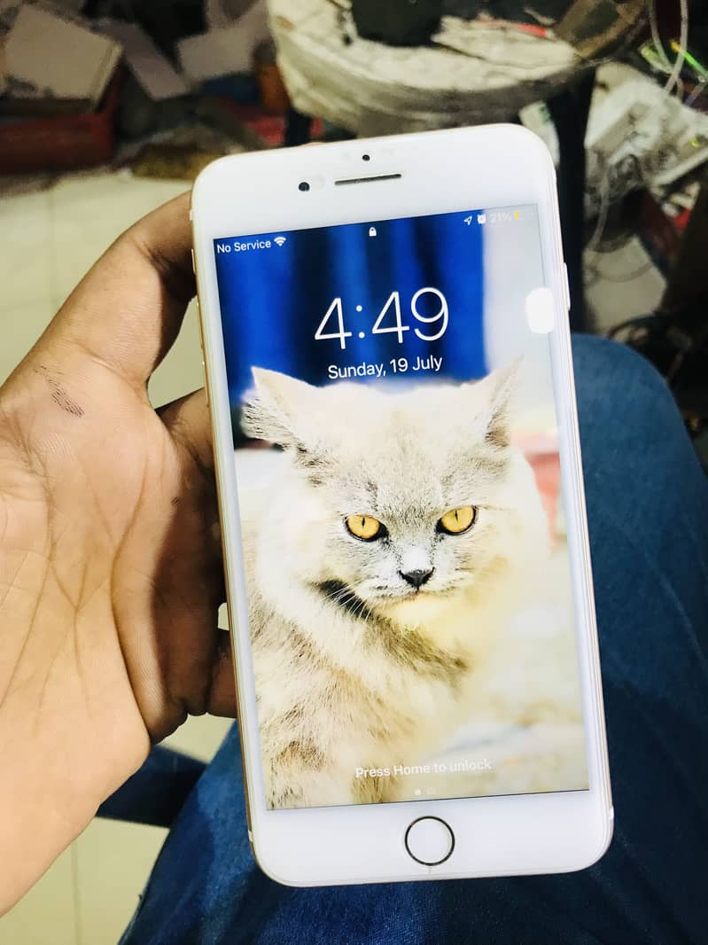 Apple iPhone 7 Plus 1
