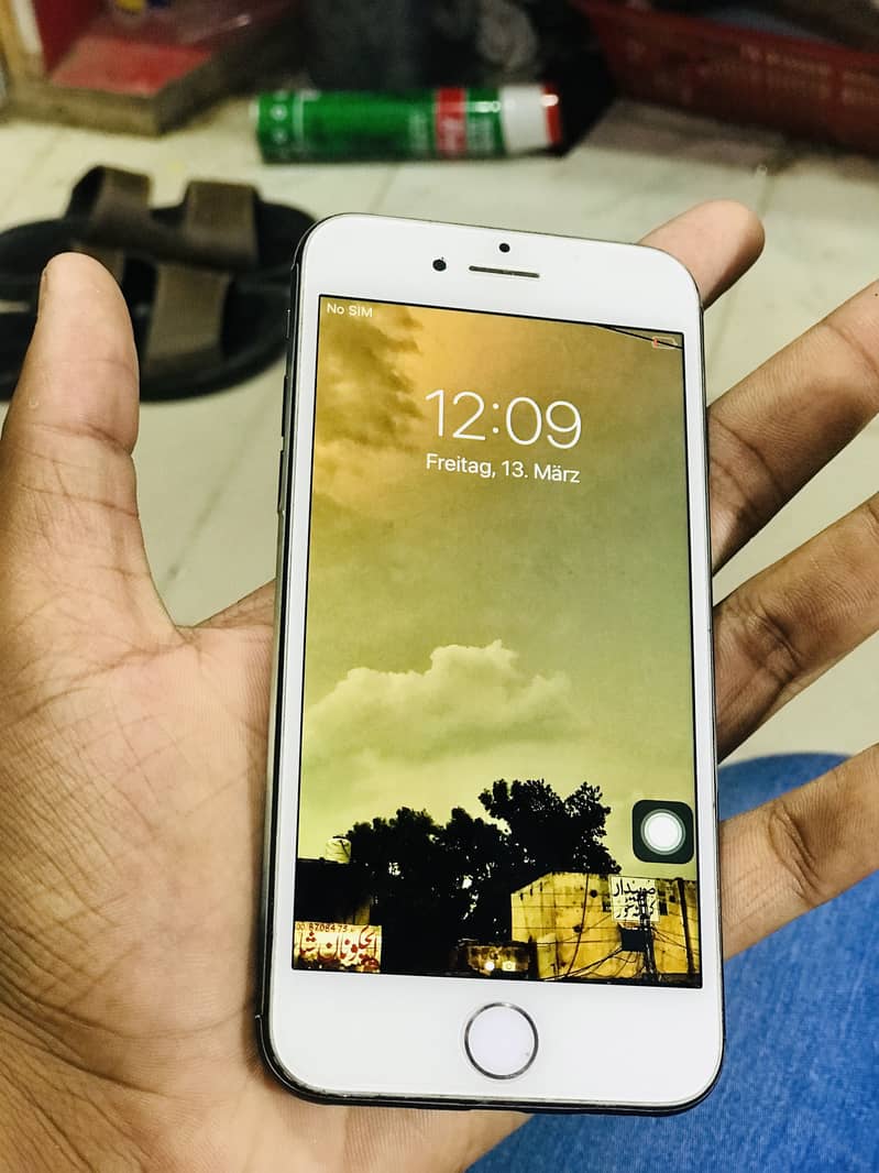 Apple iPhone 7 1