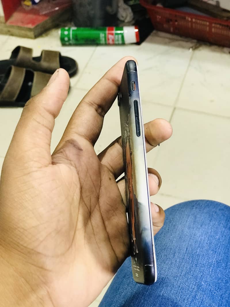 Apple iPhone 7 3