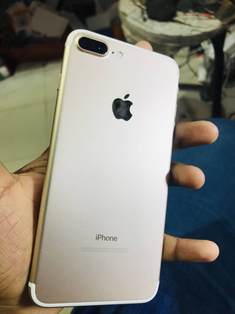 Apple iPhone 7 Plus 0