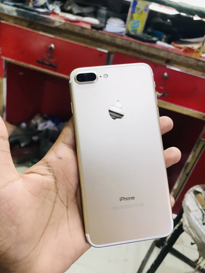 Apple iPhone 7 Plus 3
