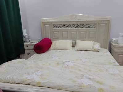 Bed Set for sale.