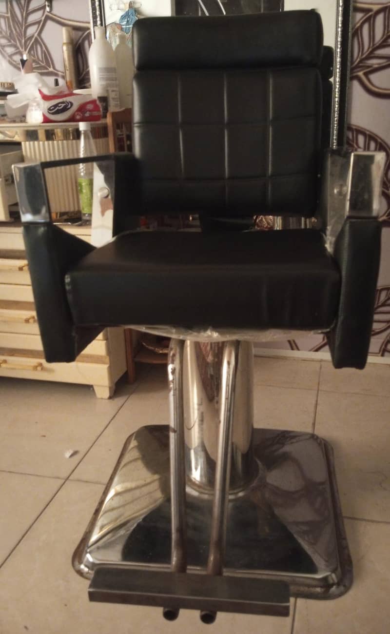 Makeup chair 3