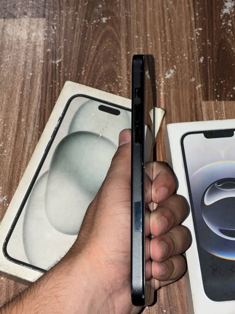 iPhone 15 plus 2