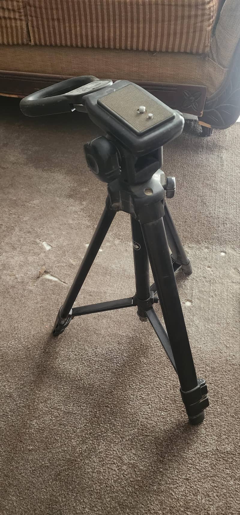 tripod stand 0