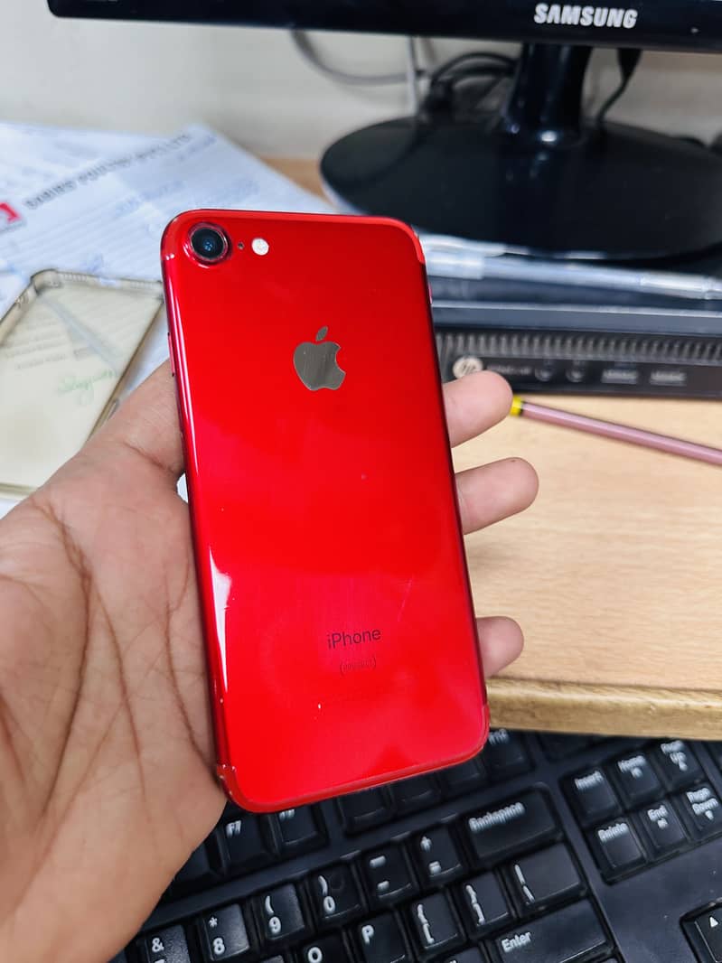 Apple iPhone 7 4