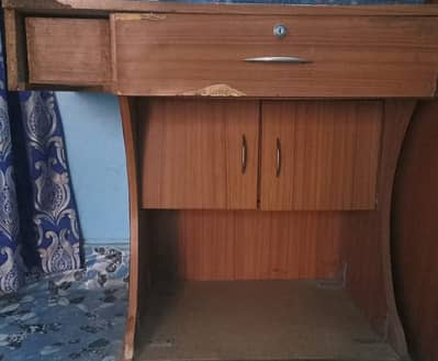Sewing machine stand