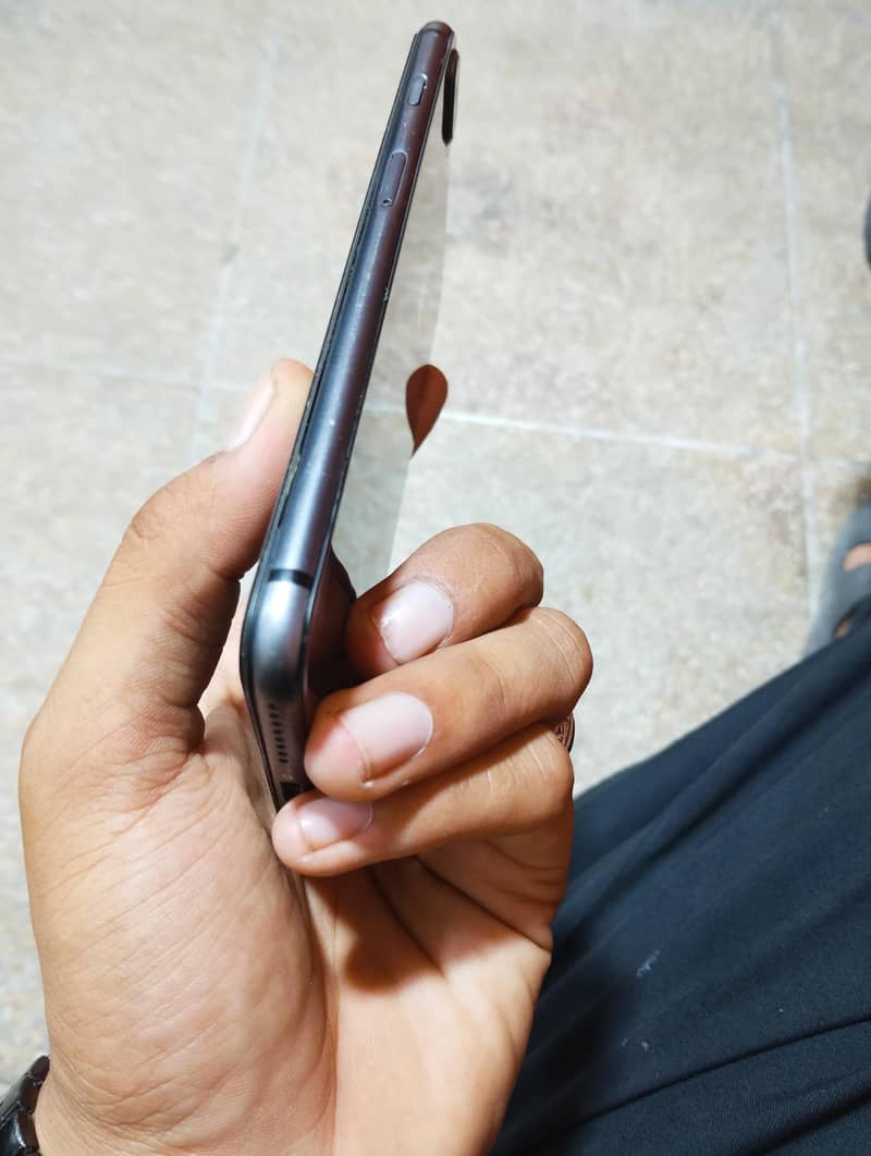 Apple iPhone 8 Plus 1