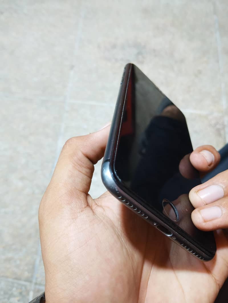 Apple iPhone 8 Plus 2