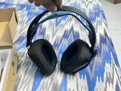 logitech g535 headphone and aula keyboard