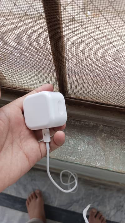 only 6 day used iphone fast charge 20 W