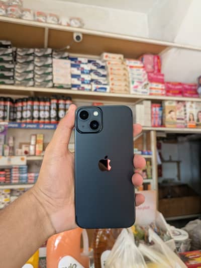 Apple iPhone 13