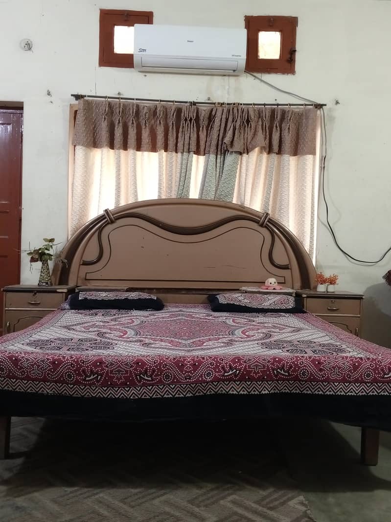 Full size bed 1