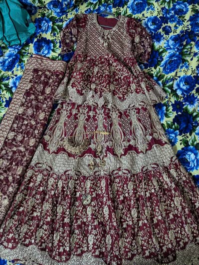 wedding lehnga for sale with jewlry bilkul new and fresh condition