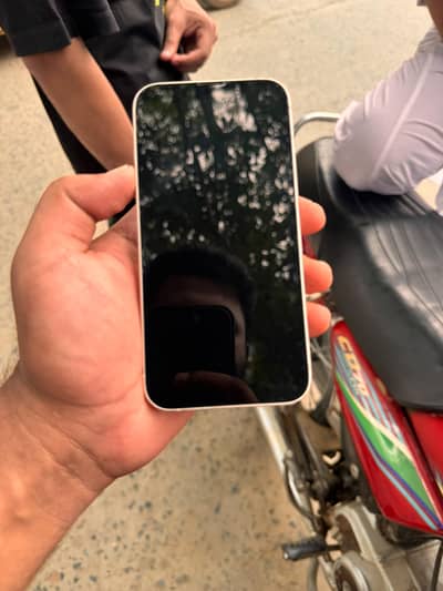Apple iPhone 13