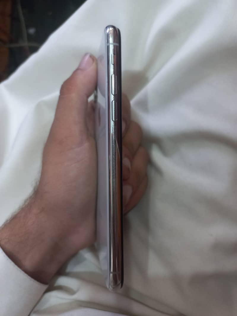Apple iPhone X 1