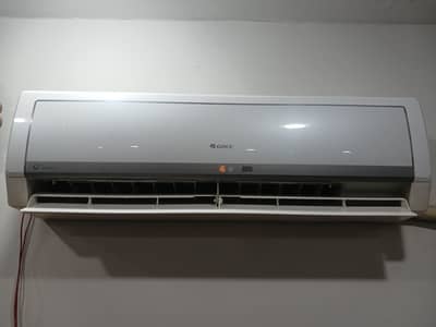 Gree 1.5 ton inverter spilt Ac excellent condition