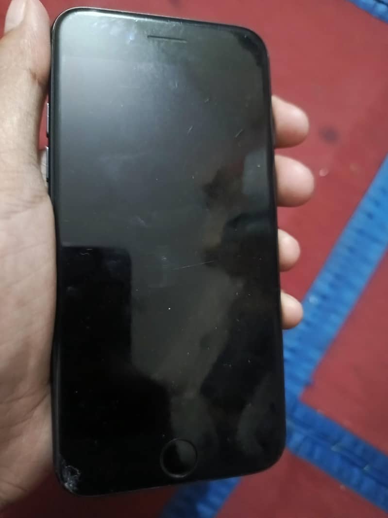 Apple iPhone 7 1