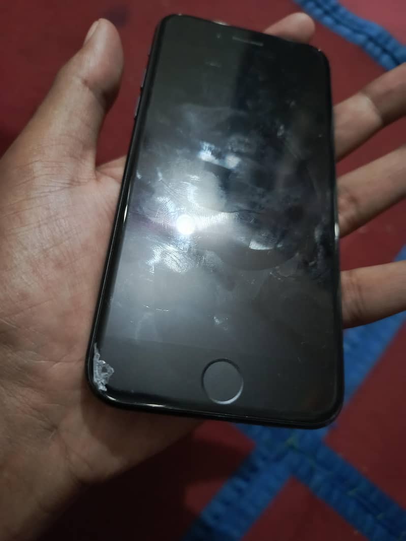 Apple iPhone 7 3
