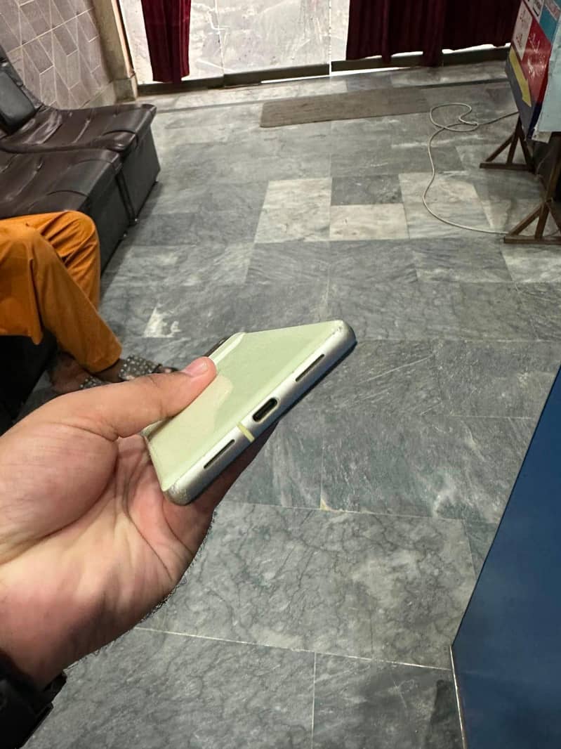 Google Pixel 7 3