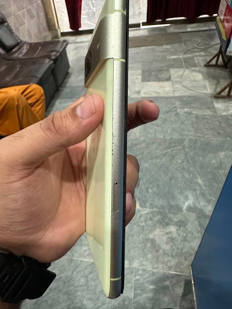 Google Pixel 7 4
