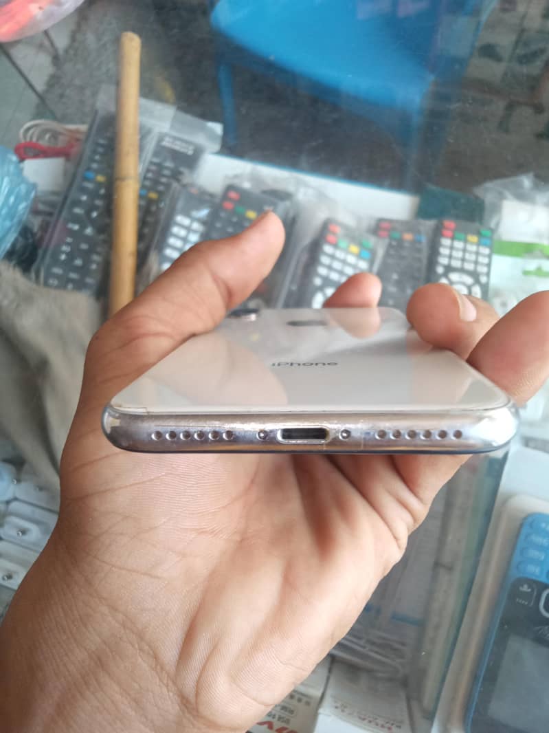 Apple iPhone X 3