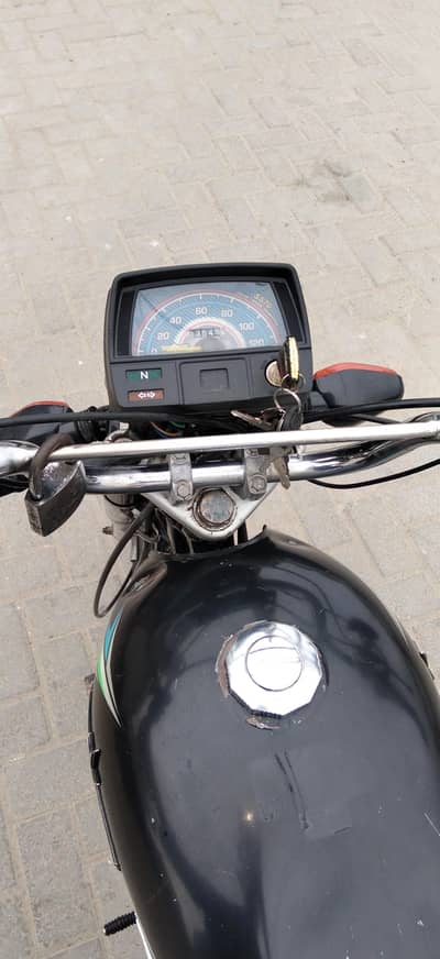 Unique 125 2023 Model - 3545 KM Only - Karachi