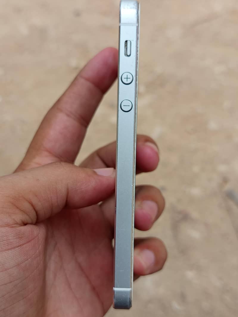 Apple iPhone 5 2