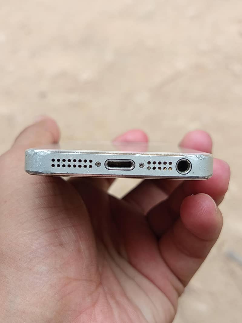 Apple iPhone 5 3