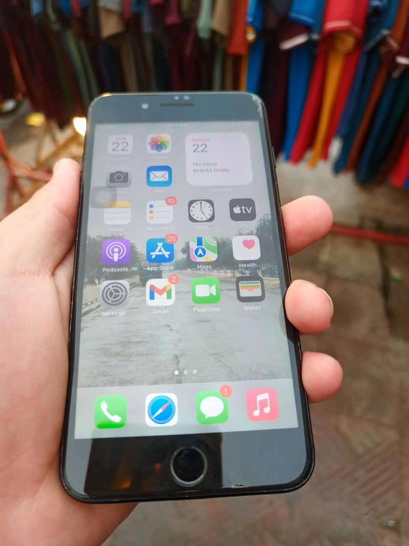 Apple iPhone 7 Plus 3