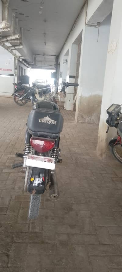 unique 2018 model hai full karak gari hai 26 ki takkar DETI hai