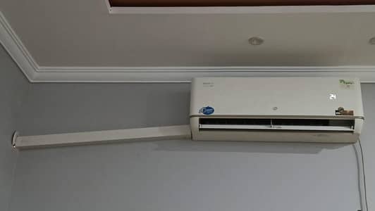 PEL 1.5 TON DC INVERTER T3 GENINNE CONDITION