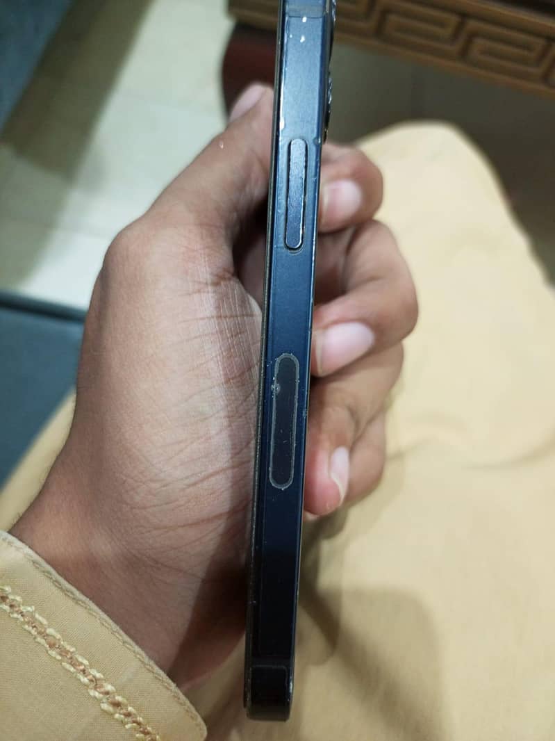 Apple iPhone 12 mini 3