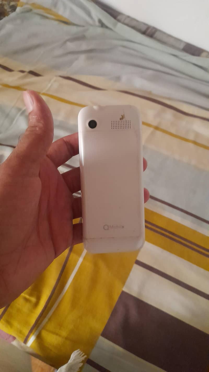 QMobile Classic 1