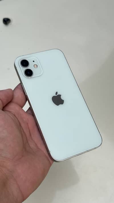 Apple iPhone 12