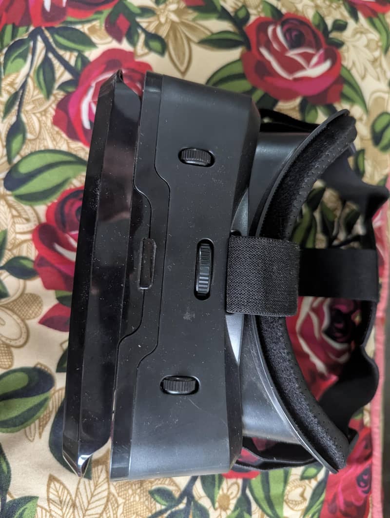 Shinecon VR headset 3