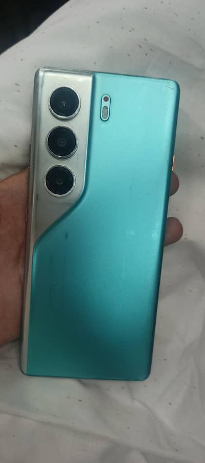 Tecno CAMON 40 Pro