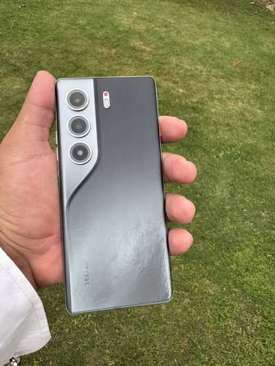 Tecno CAMON 40 Pro