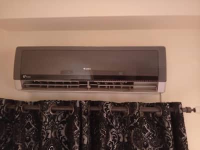 Gree 1.5 Ton DC Inverter Air Conditioner in a grey finish
