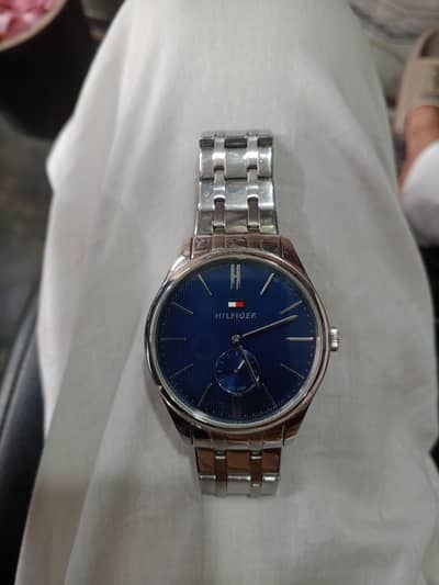 hillfigher hand watch