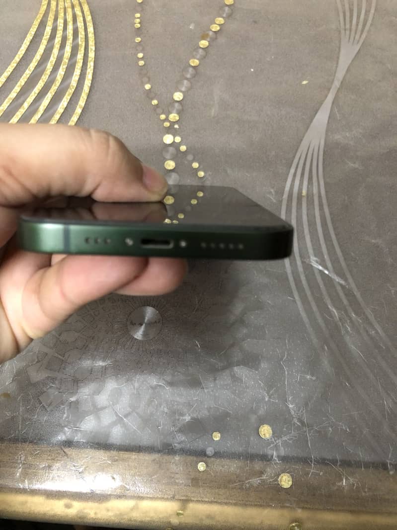 iPhone 13 JV 3
